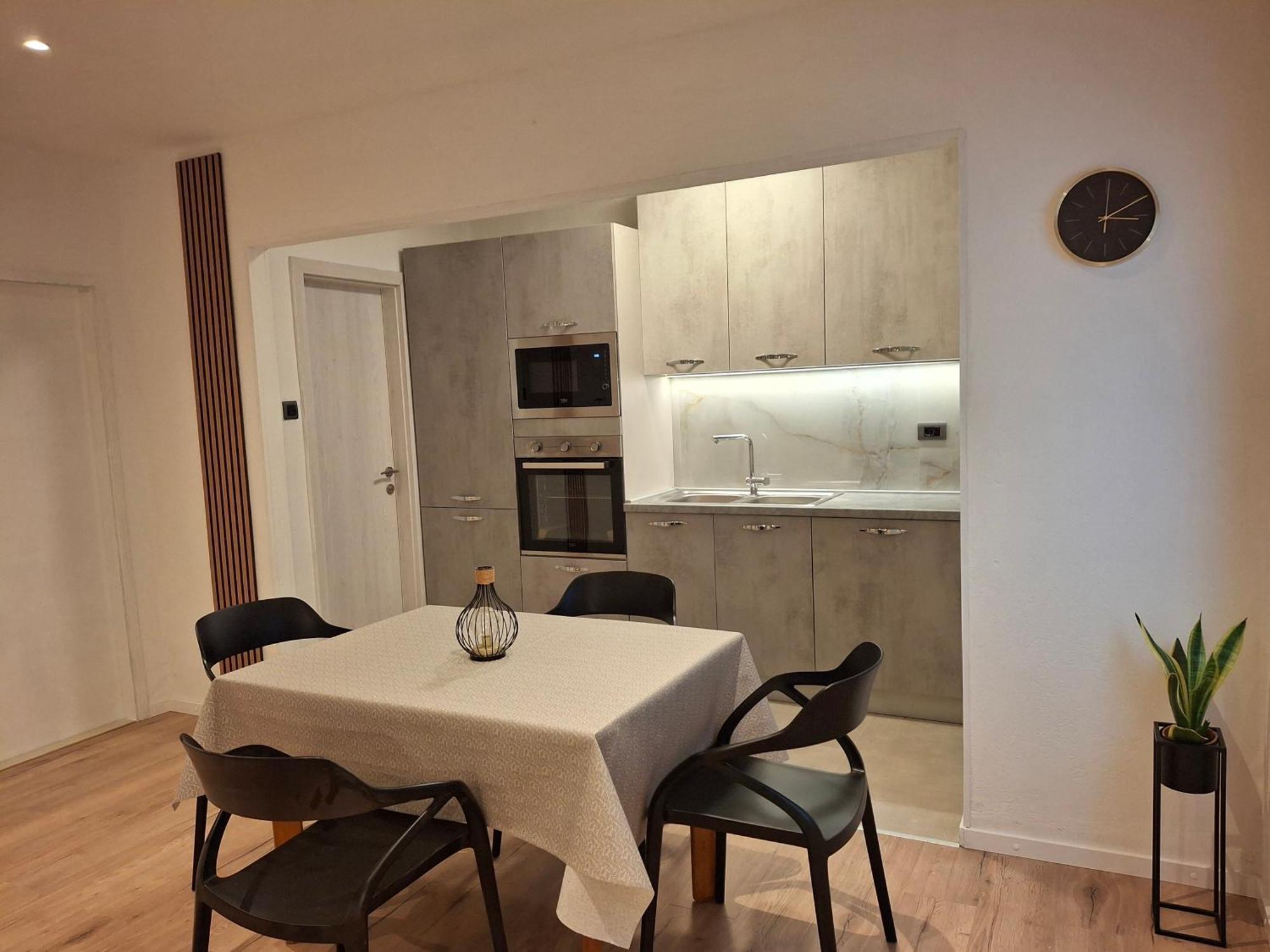 Appartamento Nina Seaview Baška Voda Esterno foto